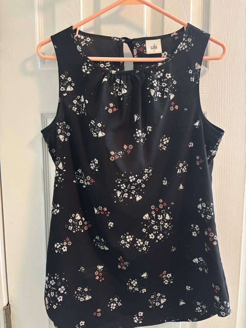 Cabi MistyTop

Black Floral Sleeveless Shell Top